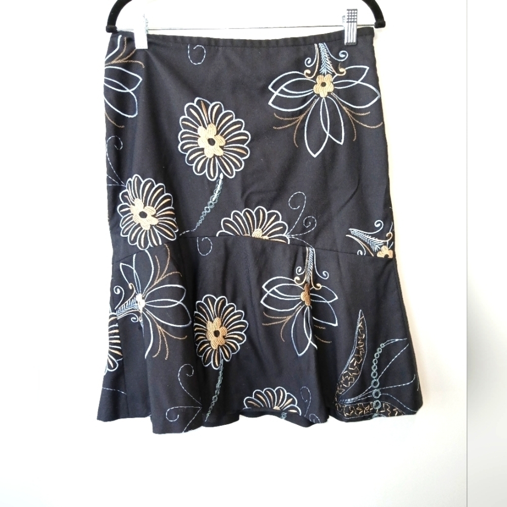 Ann Taylor Loft women's 8 wool blend embroidered black skirt blue tan floral